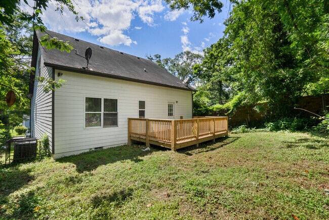 Building Photo - 139 Dahlia Ave NW