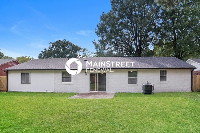 Building Photo - 3 Bedroom Pet-Friendly Home in MEMPHIS, TN with Main Street Renewal