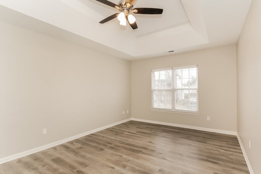 Building Photo - 127 Fairmont Cir