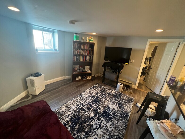 Building Photo - 7 Denby Rd