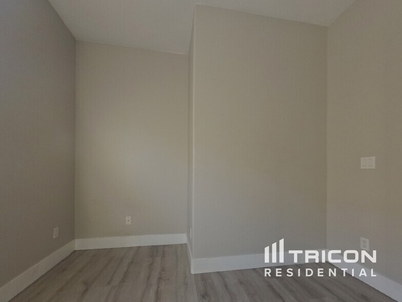 Building Photo - 4129 N Dania Ct