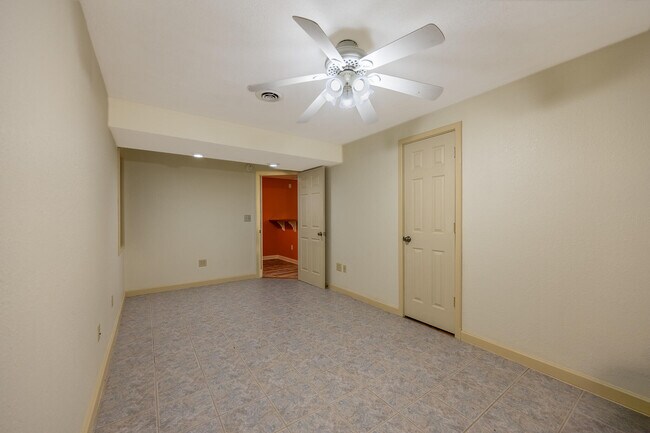 Building Photo - 214 Green Ave
