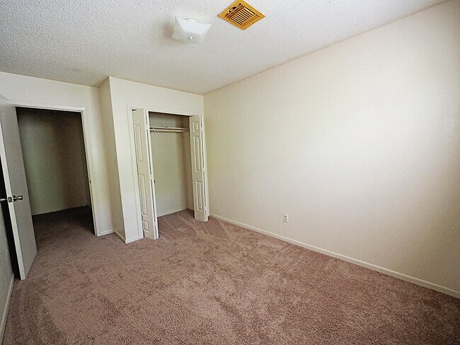 Building Photo - 2 Bedroom, 1.5 Bath Apartment In Lockhart