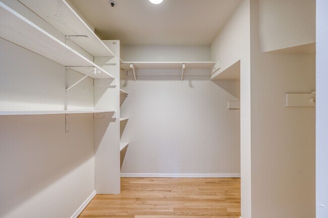 Building Photo - Huge house in a well desired neighborhood off of Johnson Avenue