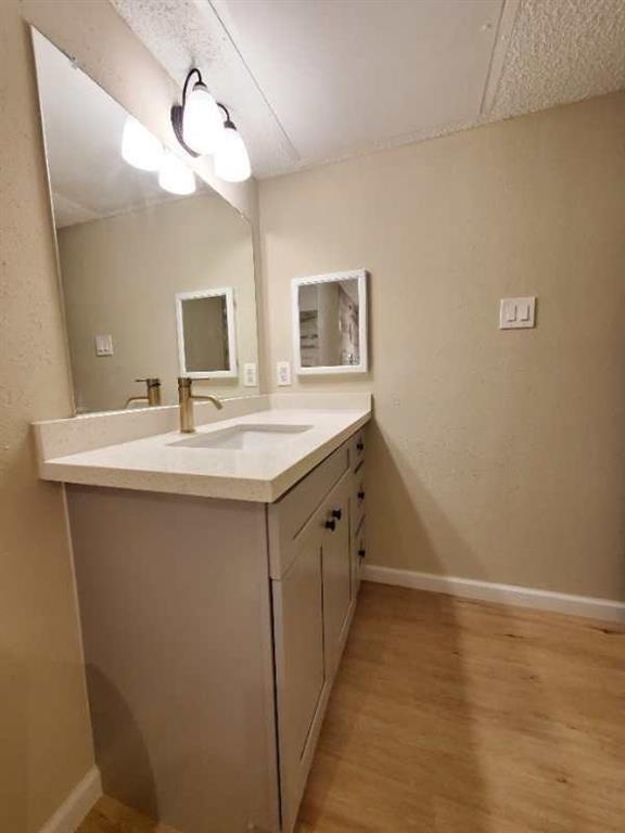 Building Photo - 2830 S Bartell Dr