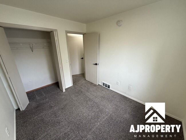 Building Photo - 2809 E Bragstad Dr