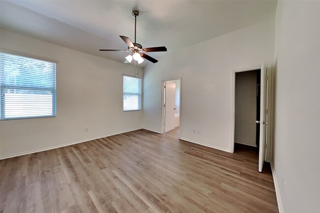 Building Photo - 10016 Sterling Pl Dr