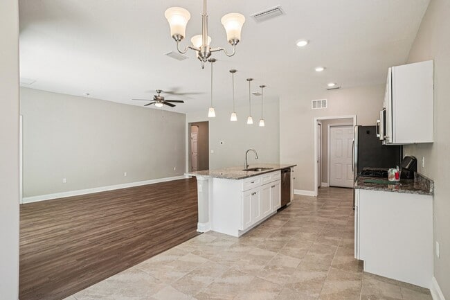 Floorplan - Eleven Oaks