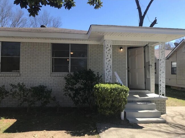 Primary Photo - 3608 Willow St