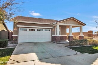 Building Photo - 7047 E Osage Ave