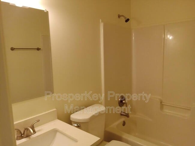 Building Photo - 11 Hidden Valley Ct