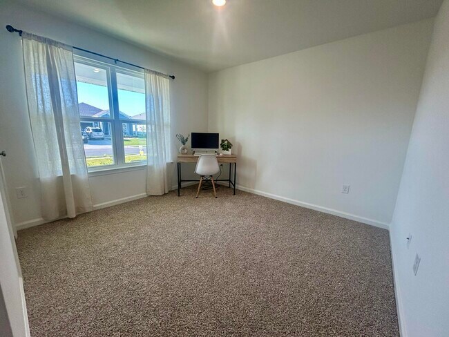Building Photo - 211 Gray Owl Dr
