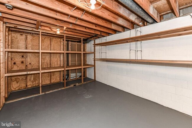 Building Photo - 5012 Sideburn Rd