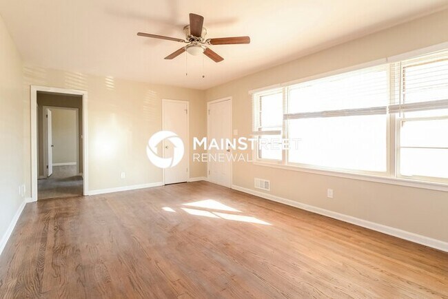 Building Photo - 3 Bedroom Pet-Friendly Home in Pleasant Gr...