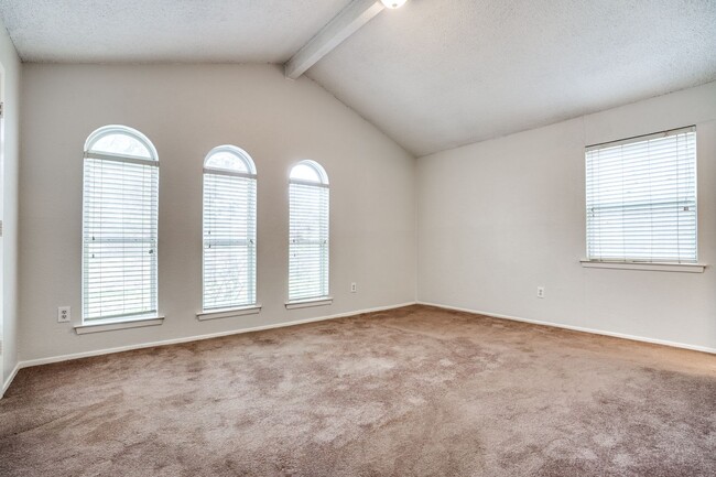 Building Photo - Easy Access To Major Highways!