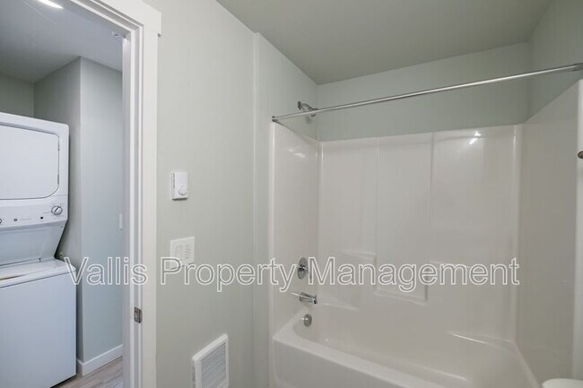 Building Photo - 13001 S Crompton Lane