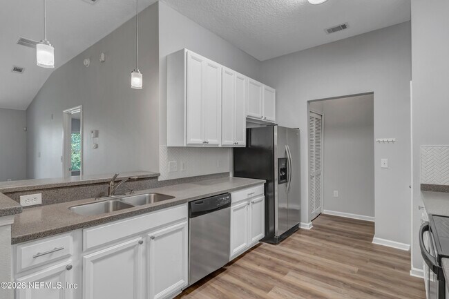 Building Photo - 13843 Herons Landing Way