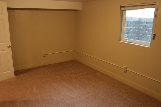 Building Photo - RENOVATED BALLARD 3 BED, 2 BATH DUPLEX UNIT FOR RENT CLOSE TO ALL