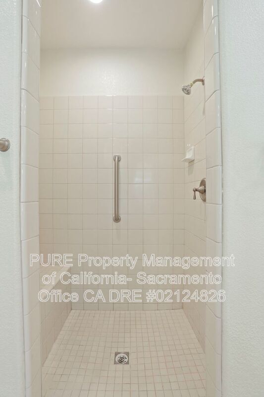 Building Photo - 1143 Bevinger Dr