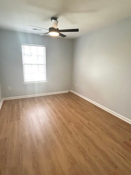 Building Photo - 331 Assembly Point Ct