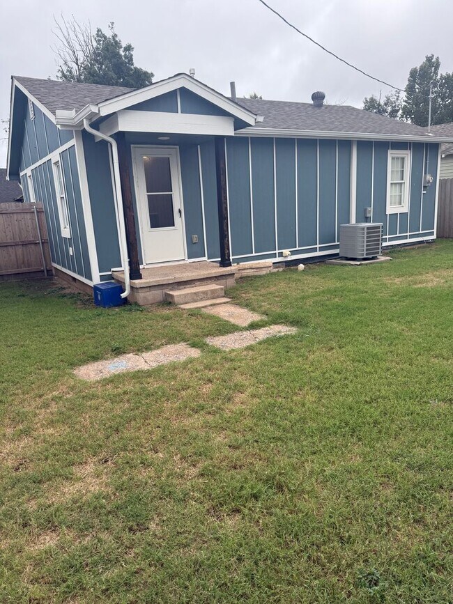 Building Photo - Charming 2-Bedroom Home for Lease – El?Reno, OK