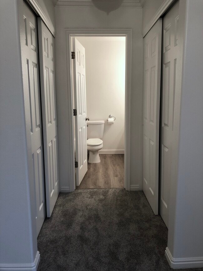 Building Photo - 86 N Garden Park Dr