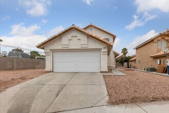 Building Photo - Spacious 4-Bedroom Home on Oversized Lot –...