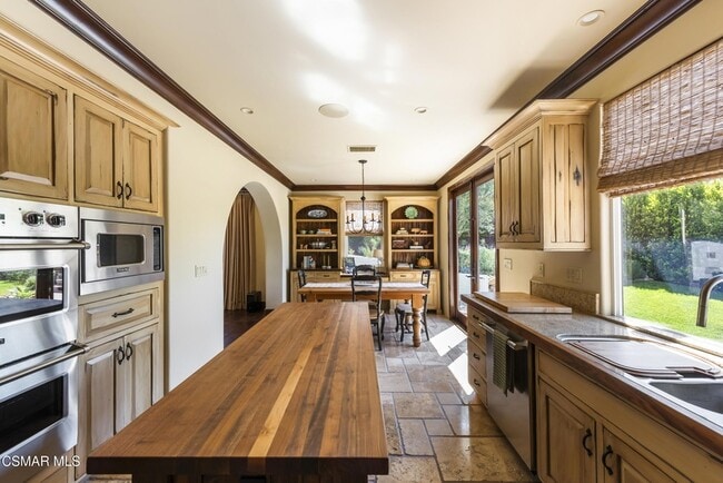 Building Photo - 4372 Via Juanita