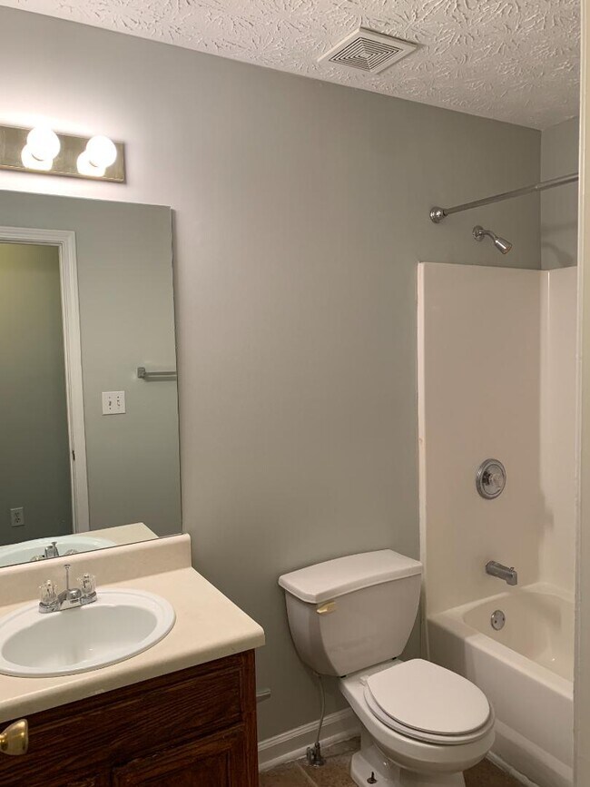 Building Photo - 2440 Bethune Cir