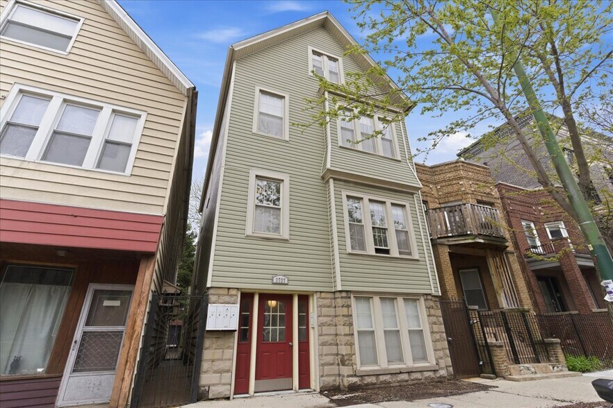 Building Photo - 3727 N Ashland Ave