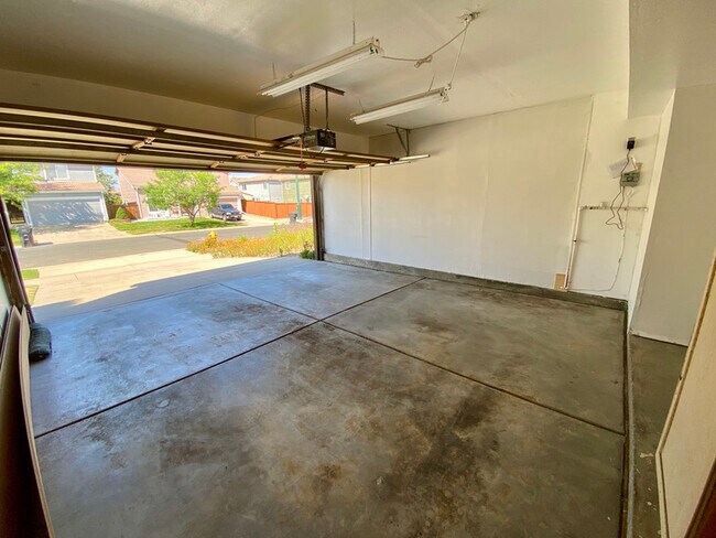 Building Photo - 4072 Netherland St