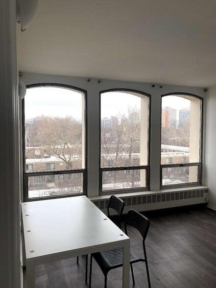 Building Photo - 1401 E 55th St