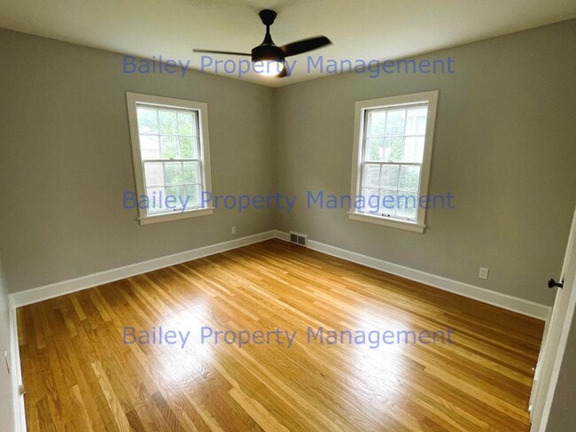 Building Photo - 215 McCready Ave