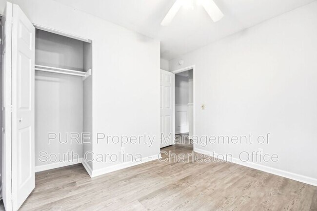 Building Photo - 628 Constant Dr