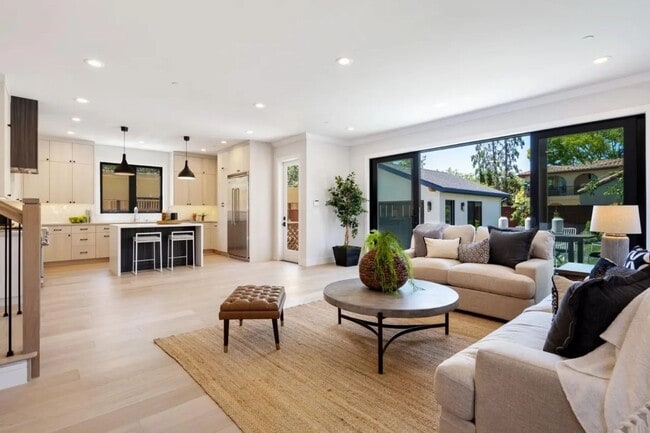 Building Photo - Contemporary Mount Carmel Retreat with Seamless Indoor-Outdoor Living