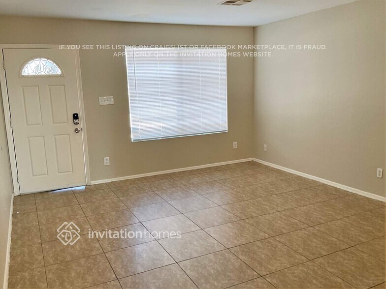 Building Photo - 250 Dakota St