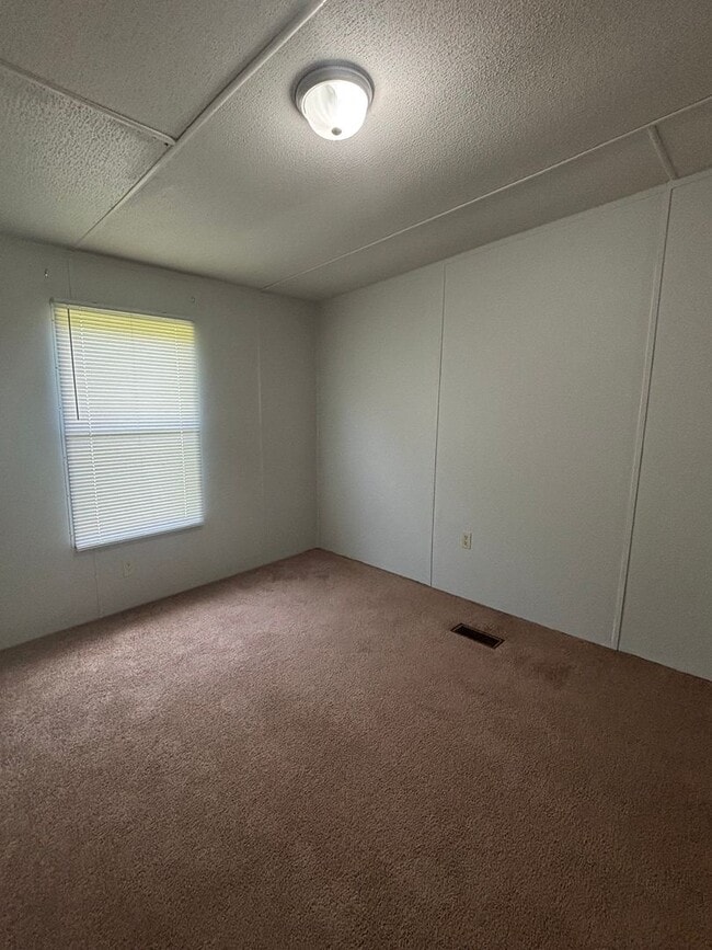 Building Photo - Wedgefield Community