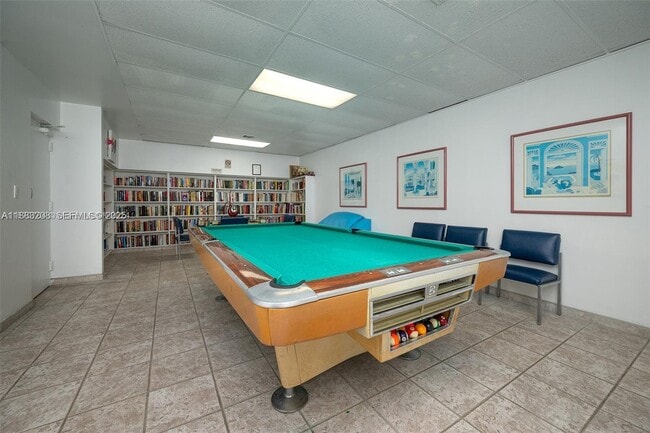 Building Photo - 20500 W Country Club Dr