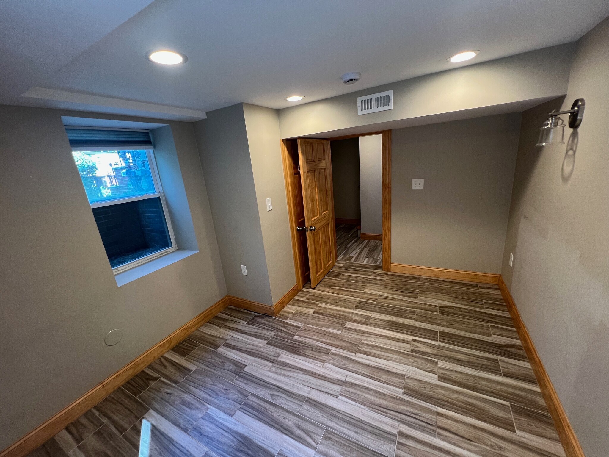 Building Photo - 152 Winchester St