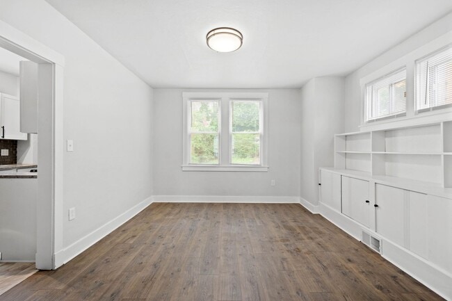Building Photo - Spectacular 3 bedroom home in Carrick available now!