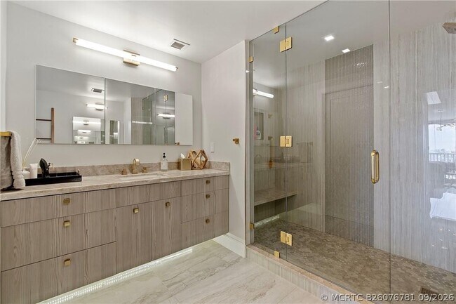 Building Photo - 2200 S Ocean Ln