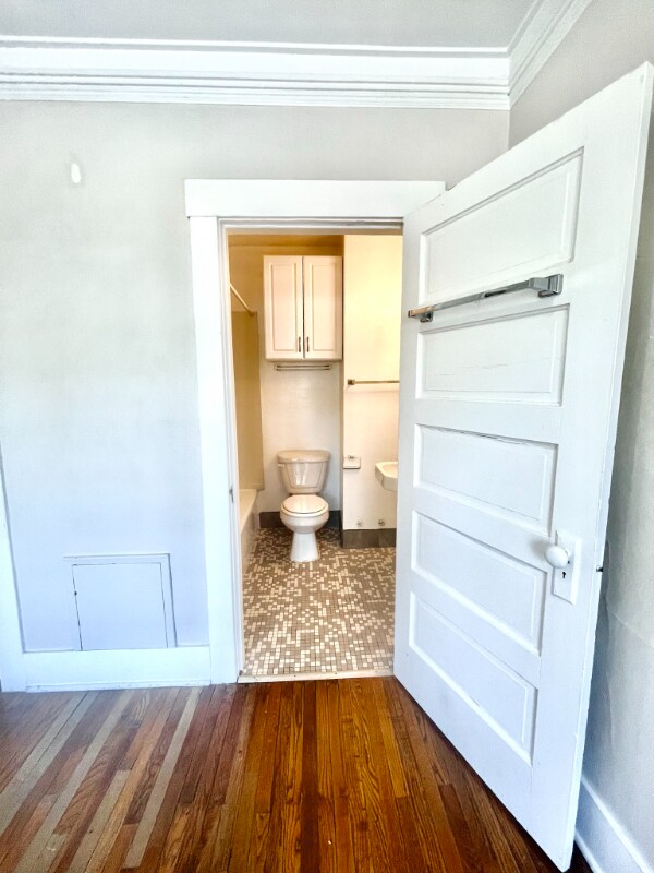 Building Photo - 901 N M St