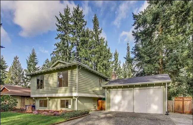 Building Photo - Spacious 5BR Home in Wild Tree – Ideal for Multi-Generational Living!