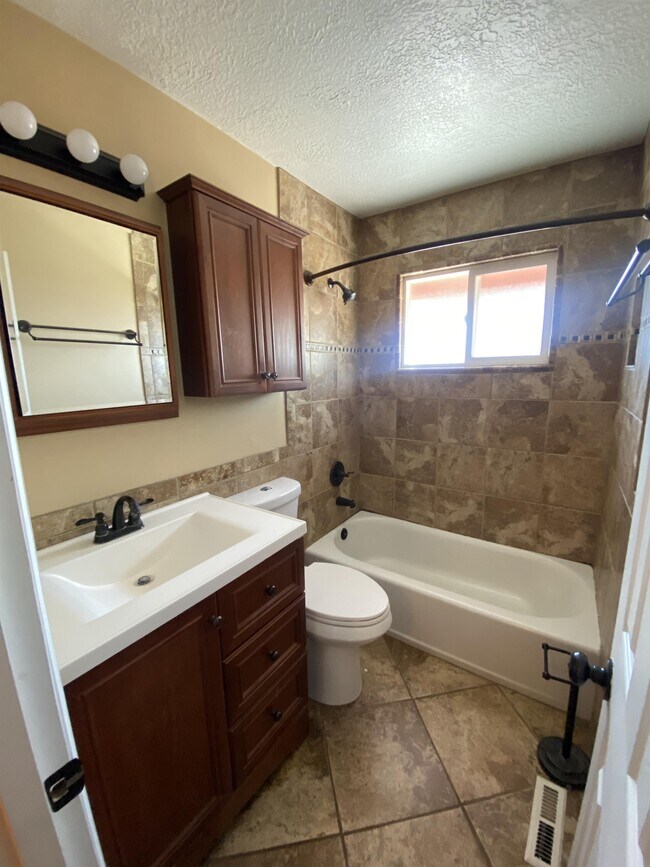 Building Photo - 2701 Monk Ct NW