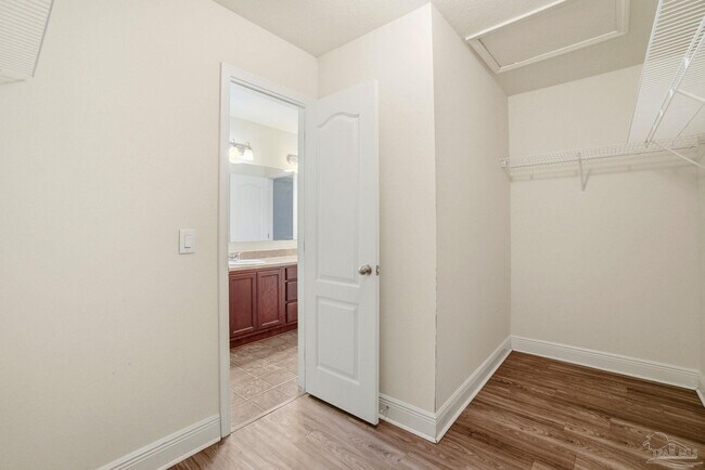 Building Photo - 8105 Nalo Creek Loop