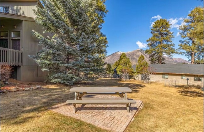 Building Photo - Charming 1-Bedroom Condo in Oakmont Country Club