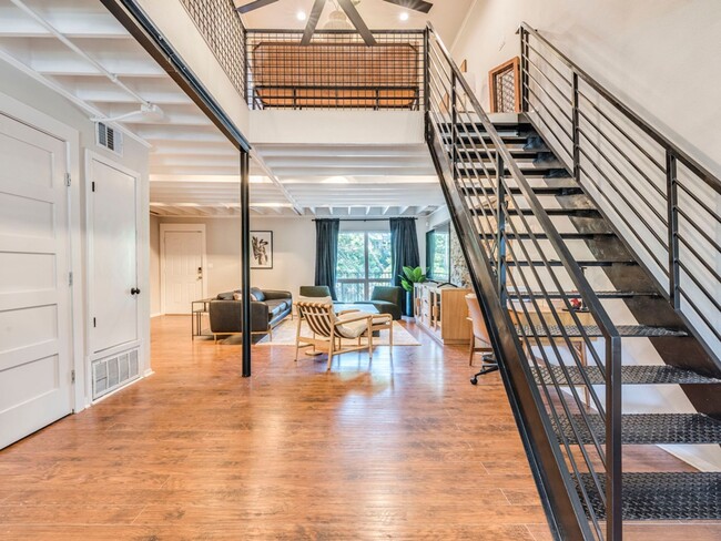 Building Photo - Fully appointed Loft with Lake Austin access!