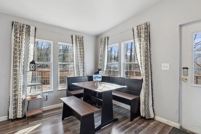 Building Photo - 1009 Sumac Ct