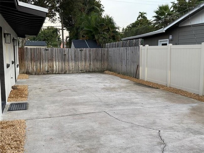 Building Photo - 1436 NE 2nd Ave