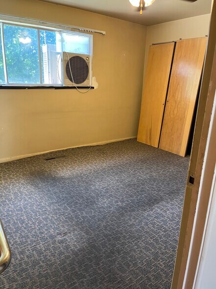 Building Photo - 640 E 300 N